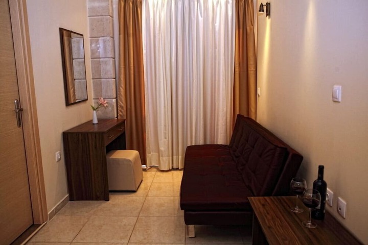 Room 20 of 48