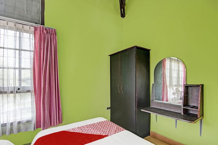 Room 10 of 24