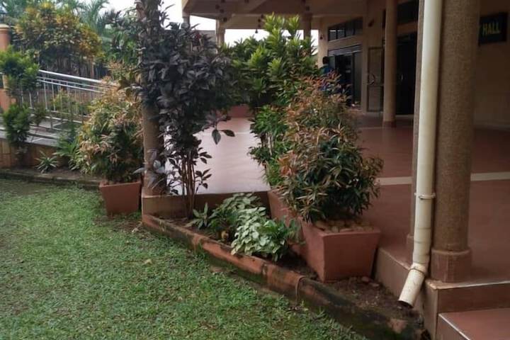 Hotel Exterior 42 of 55