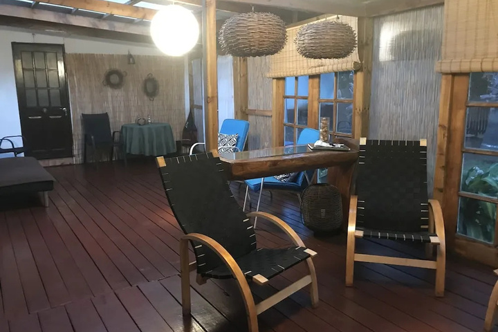 Dining 11 of 13