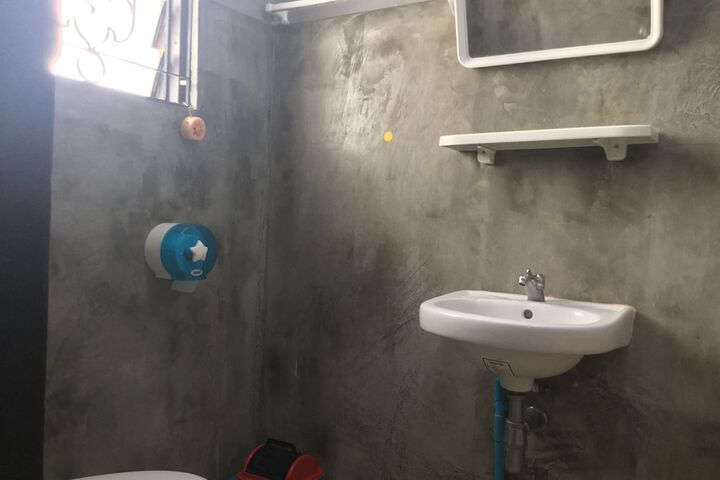 Room 20 of 35
