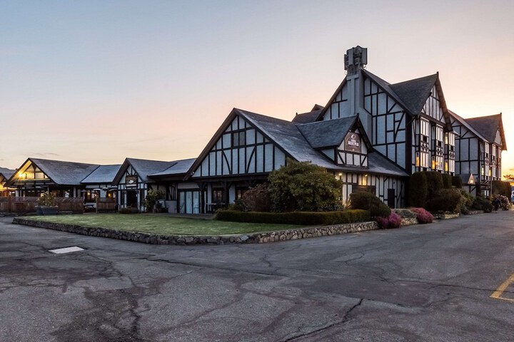 Hotel Entry