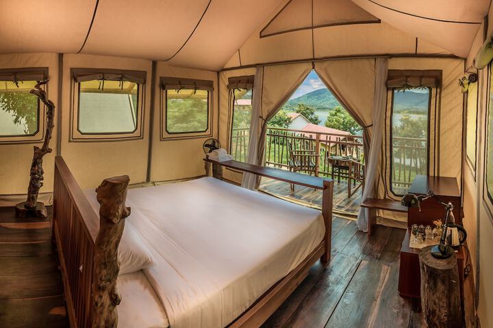 Room 4 of 60