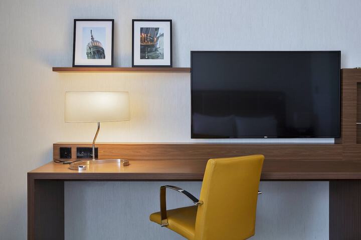 Room 8 of 46