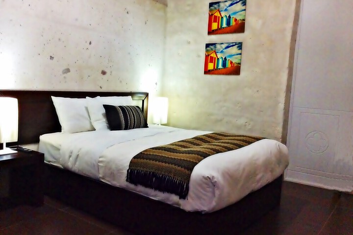 Room 5 of 43