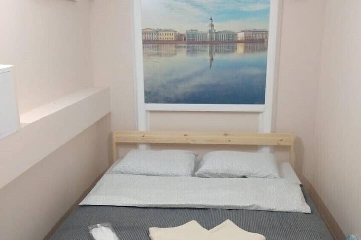Room 4 of 7