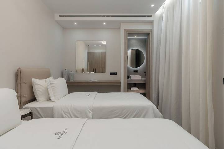Room 6 of 72