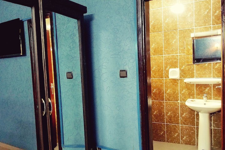 Room 11 of 85