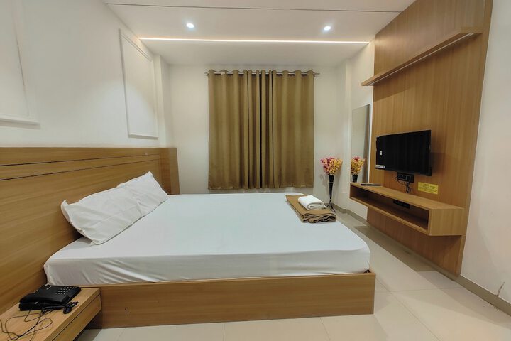 Room 6 of 24