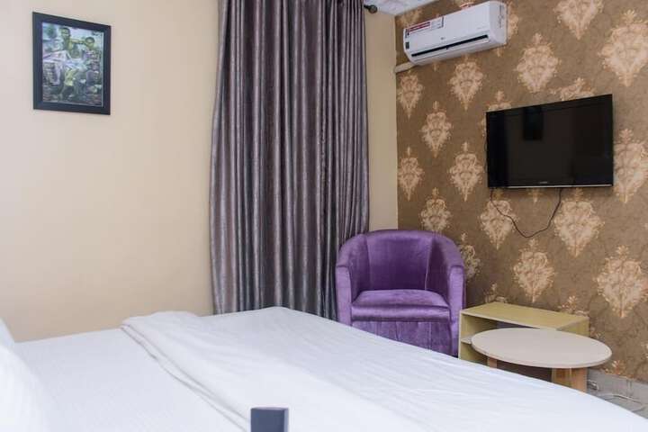 Room 3 of 19