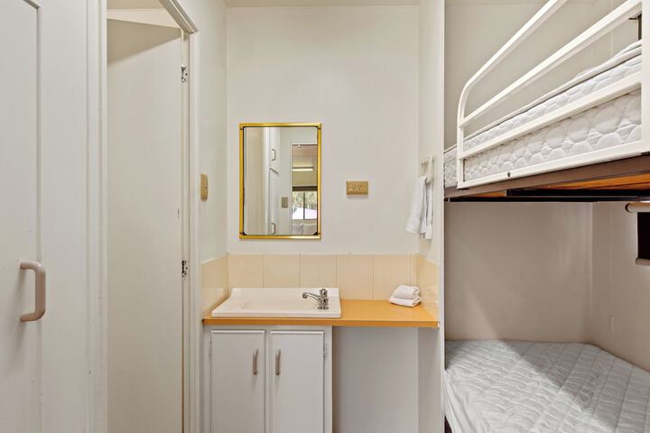 Room 18 of 150