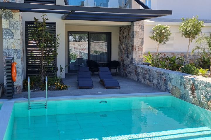Pool 41 of 63