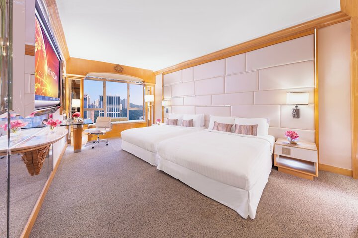 Room 54 of 90