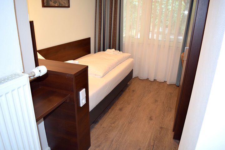Room 6 of 29