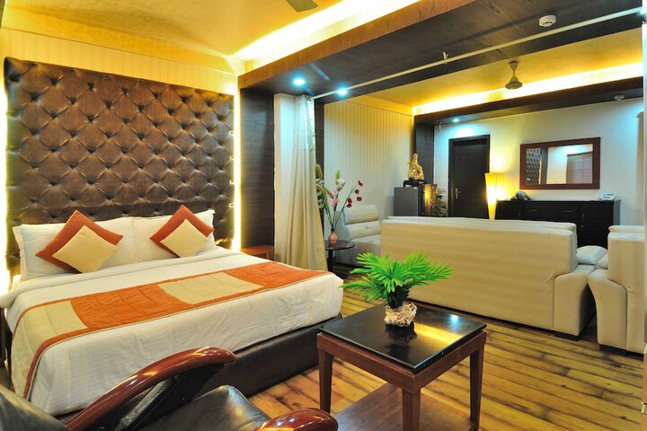 Room 15 of 31