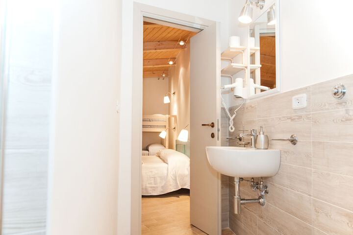 Room 2 of 26