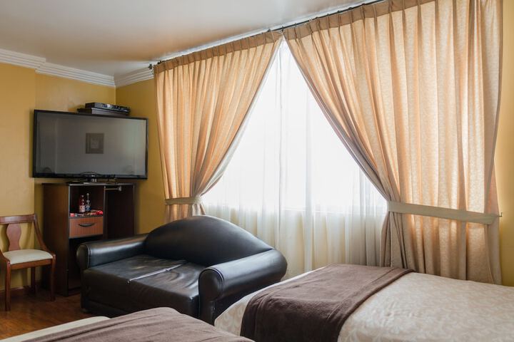 Room 16 of 40