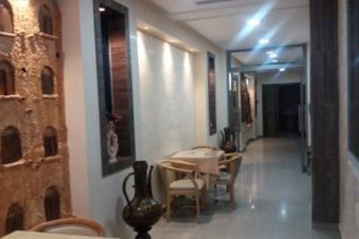 Ballroom/Hall 9 of 21