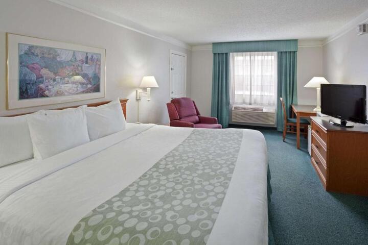 1 King Bed Accessible (6 of 12)