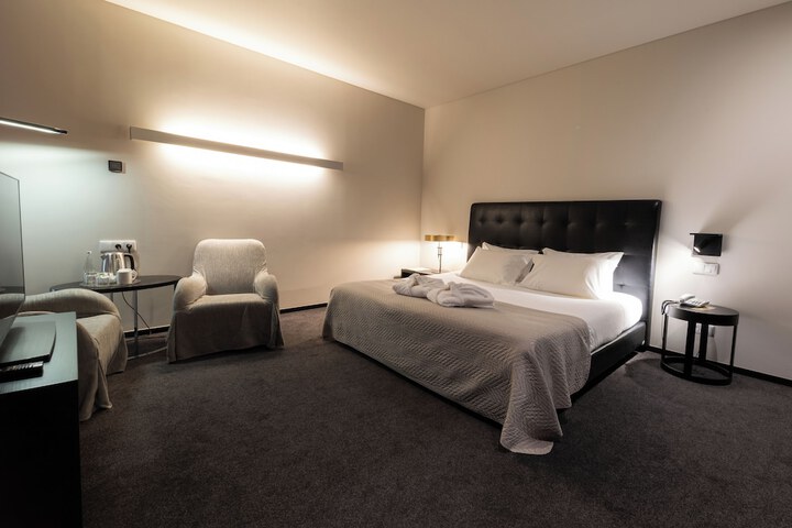 Room 16 of 53
