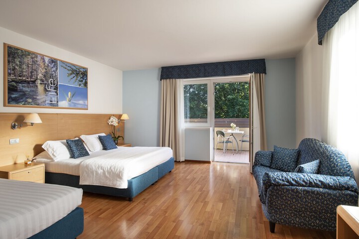 Room 8 of 36