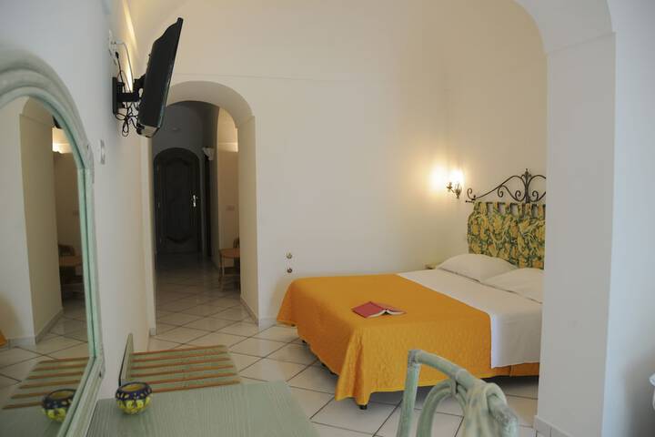 Room 14 of 37