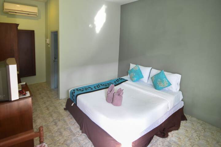 Room 3 of 34