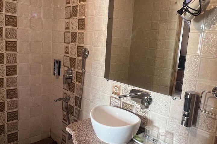 Room 10 of 73