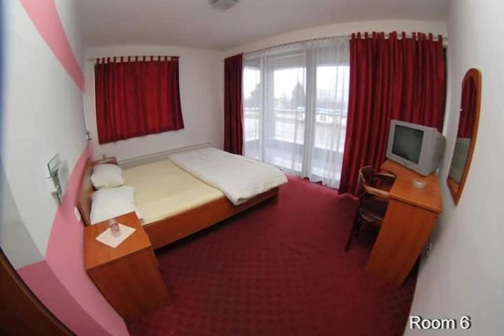 Room 5 of 20
