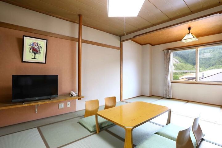 Room 3 of 30