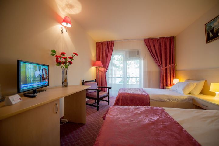Room 27 of 49
