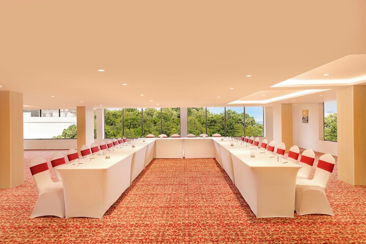 Ballroom/Hall 40 of 48