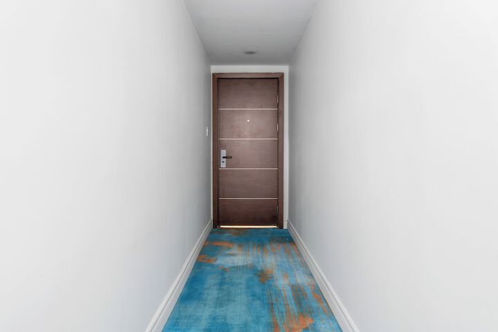 Room 18 of 42