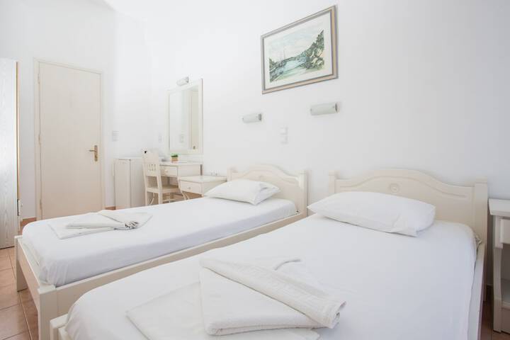 Room 2 of 18