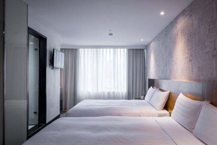 Room 12 of 54
