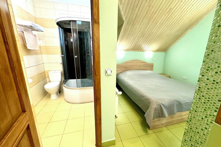 Room 48 of 65