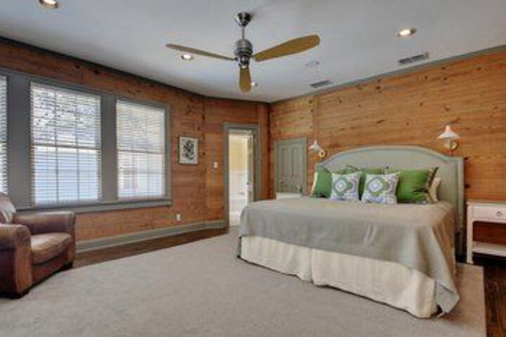 Room 11 of 22