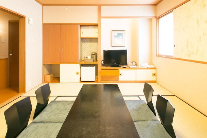 Room 25 of 84