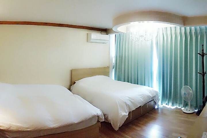Room 12 of 39