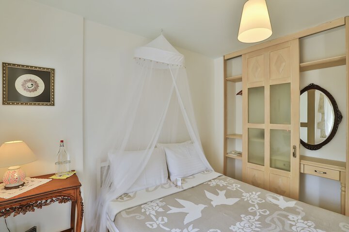 Room 4 of 60