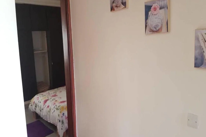 Room 2 of 6