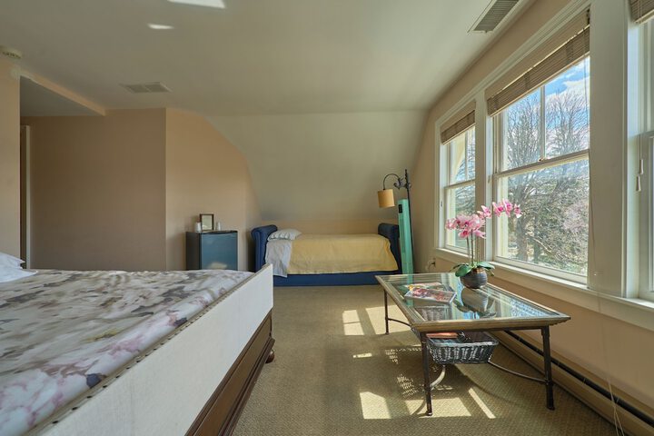 Room 9 of 17