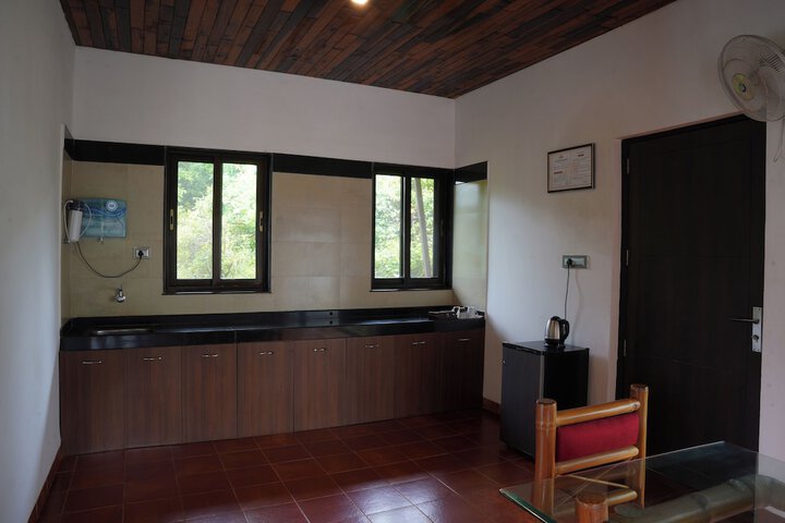 Room 27 of 69