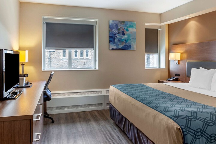 Room 25 of 40