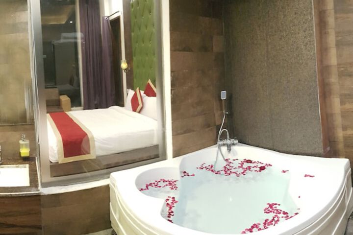 Room 19 of 28