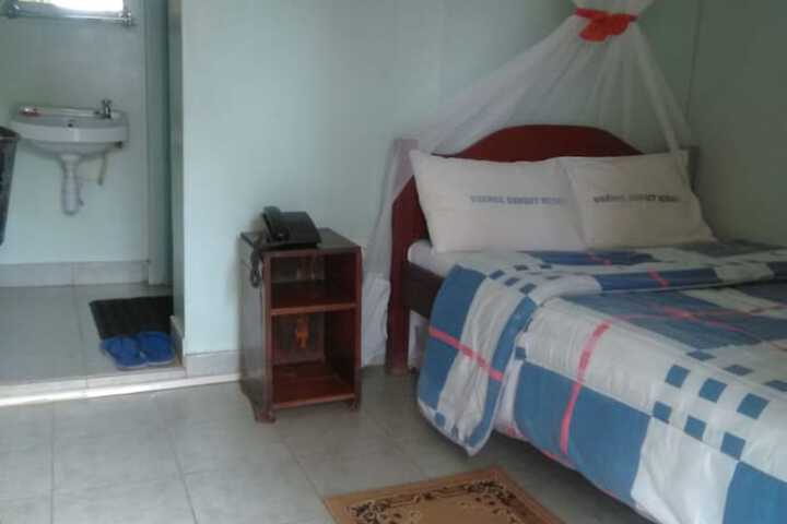Room 6 of 30