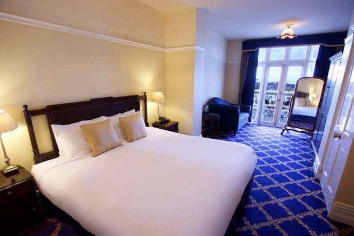 Room 3 of 48