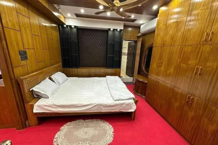 Room 14 of 20
