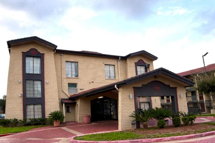 South Houston Inn & Suites Hobby Airport I 45