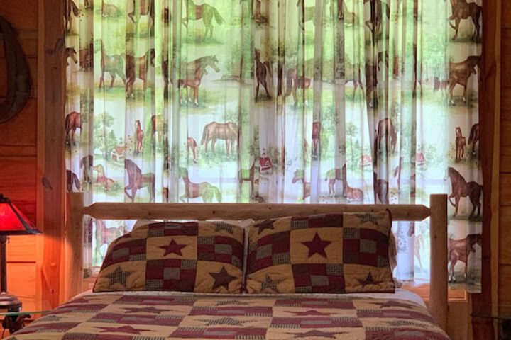 Room 32 of 261